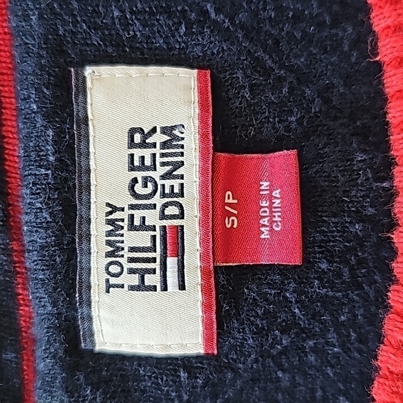 Tommy Hilfiger Denim Colorblock Sweater Cursive, Red, White Blue Size Small - Picture 2 of 5